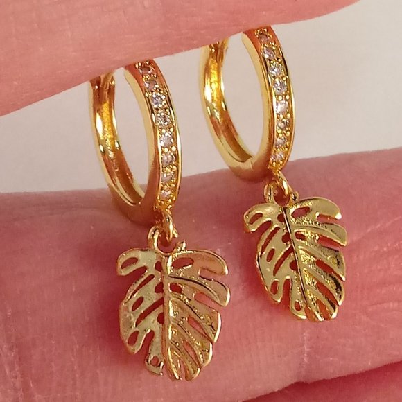 18K Yellow Gold Plated Diamond Zircon Carved Leaf Dangle Earrings Party Gift - Picture 1 of 5
